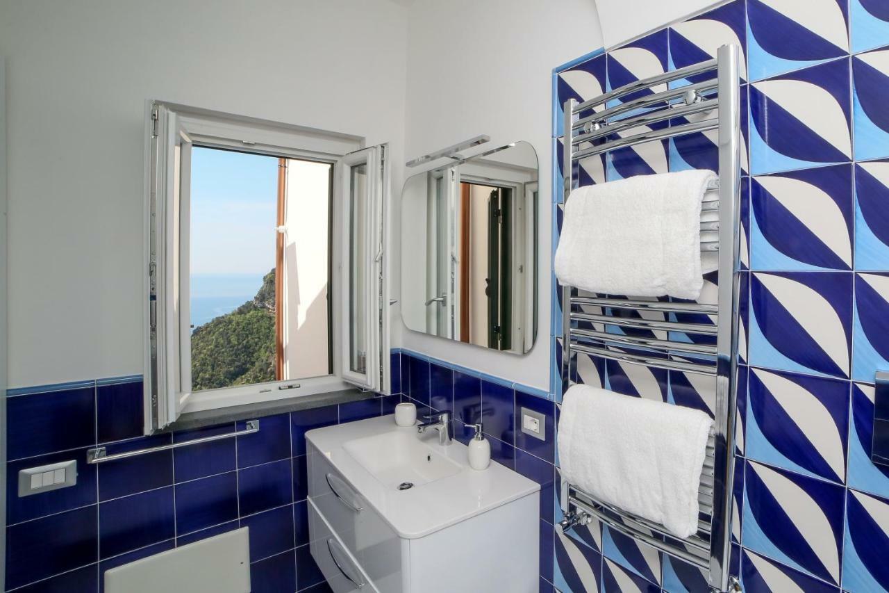 Villa Admiring Amalfi Scala Exterior foto
